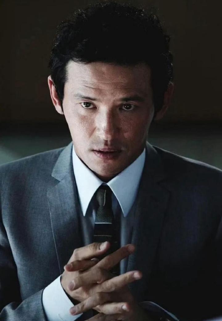 真的没想到，塌房会塌在黄政民身上。
在很多观众心里，他一直是韩娱的清流影帝。
不