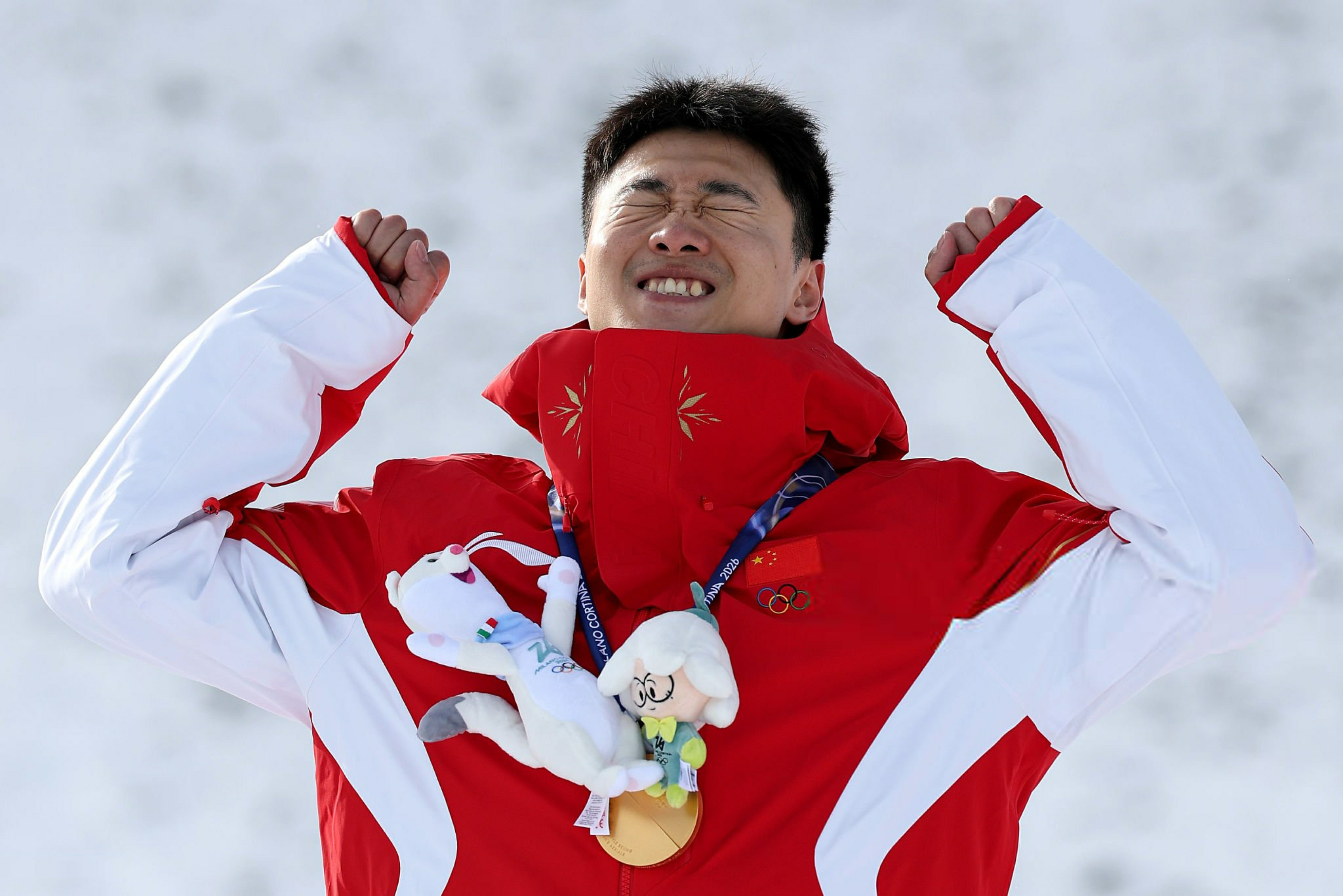 王心迪金牌李天马铜牌颁奖现场美图大赏！恭喜王心迪在米兰冬奥会自由式滑雪男子空中技