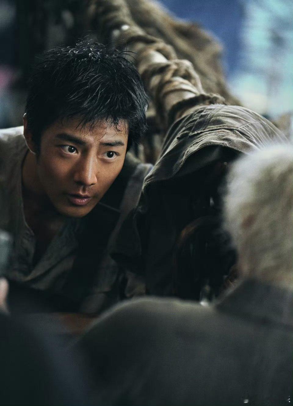 肖战和成毅的新作品，哪个成绩更好呢 