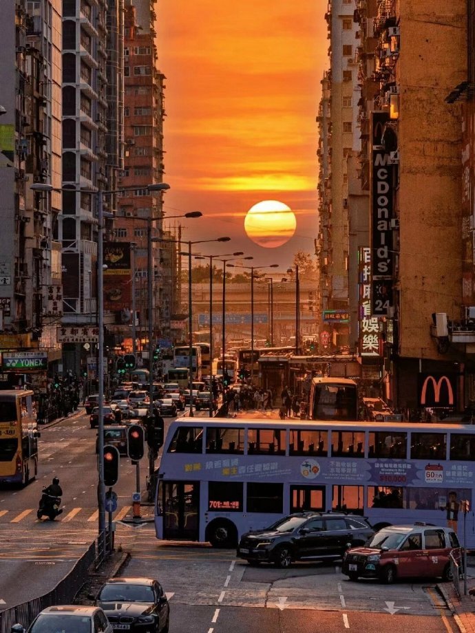 “再见和日落的寓意都是未完待续🌇 ​​​