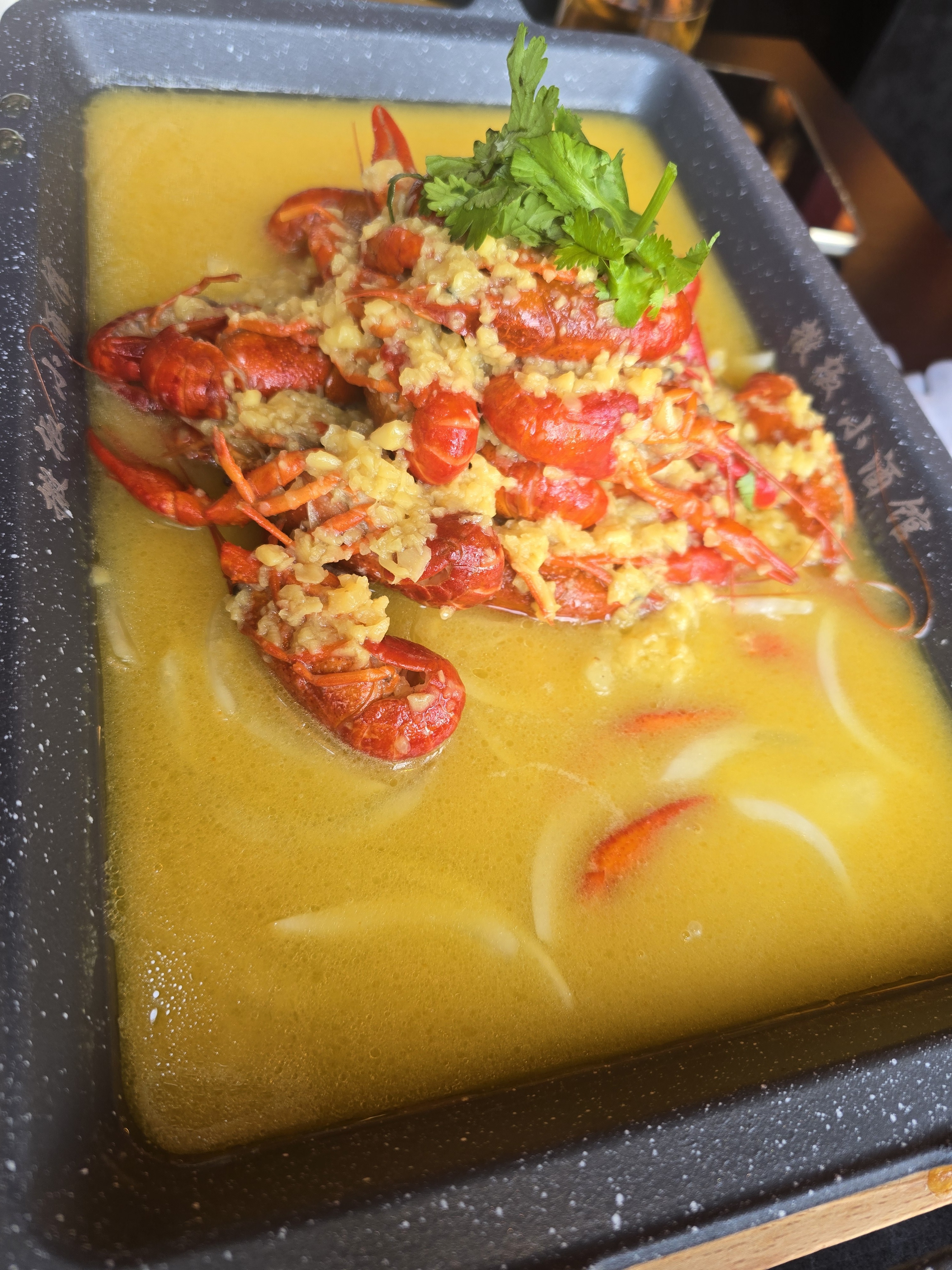 忙完现在才吃 好久没吃到烤鱼小龙虾了🦞😋 