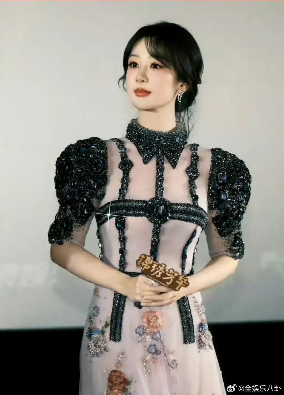 内娱女明星的解约困境女星解约路太戳心！杨紫、鞠婧祎、赵露思的坚持让人敬佩，希望行