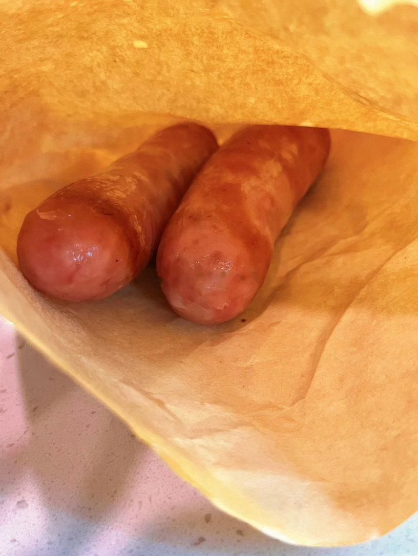 睹物思人。 