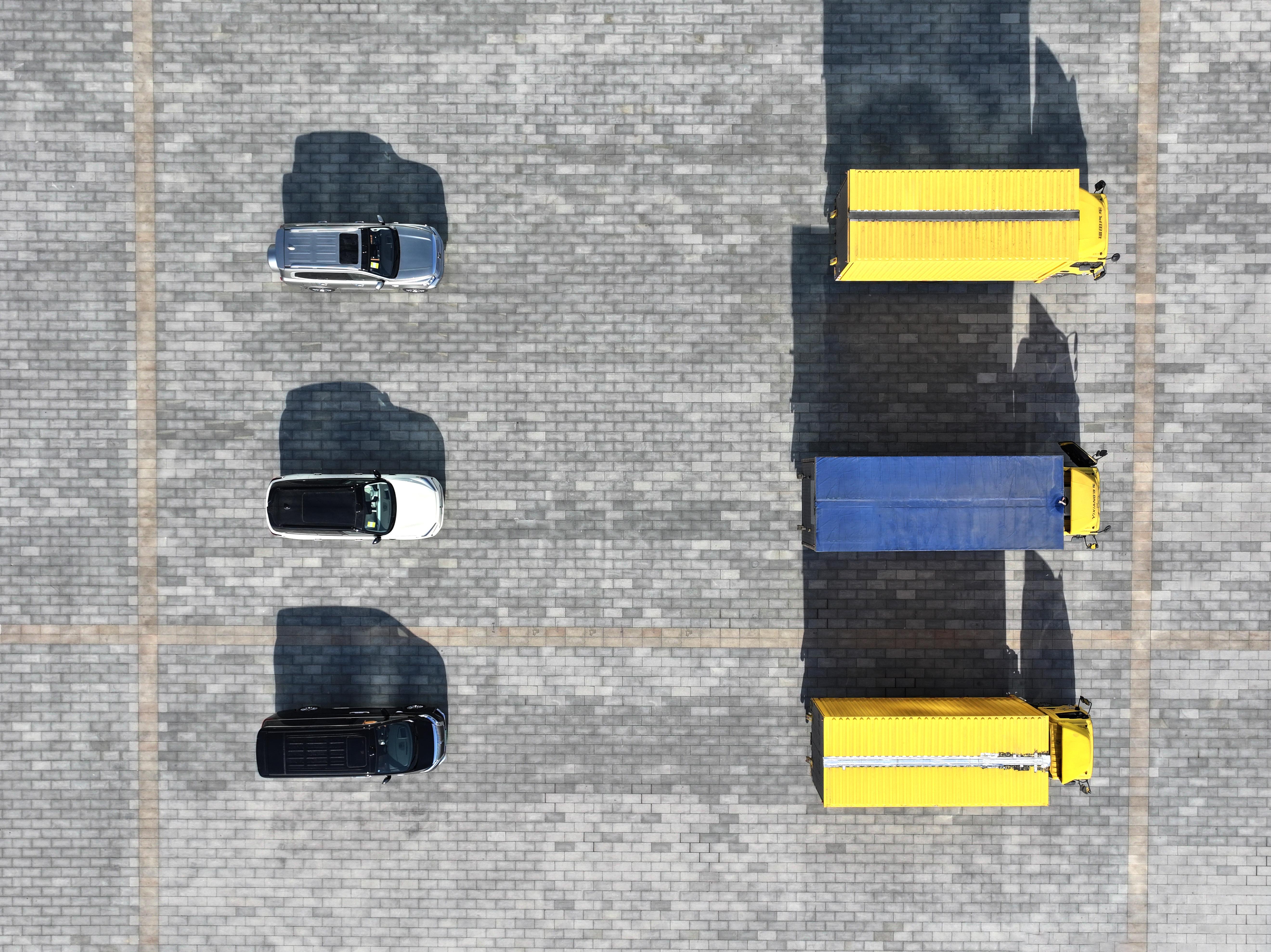 长城要参加今年 CES 了。出海不是闭门造车的自嗨，而是打开门、走出去的学习和展