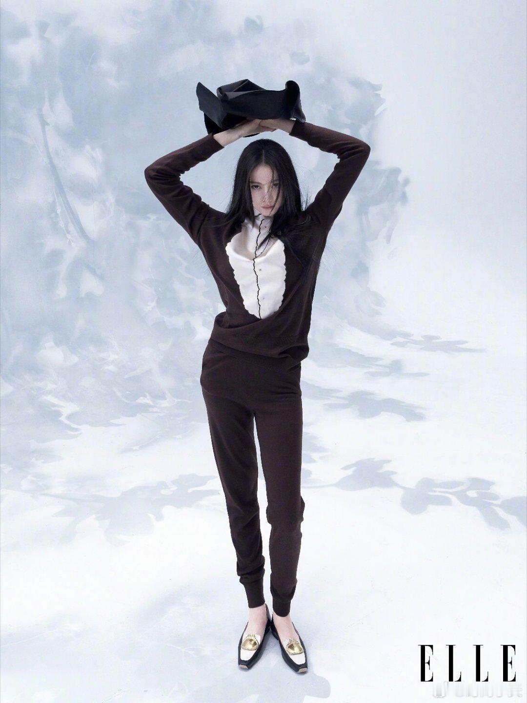 迪丽热巴太绝啦！继《芭莎》《红秀》后，又身着Jonathan Anderson执