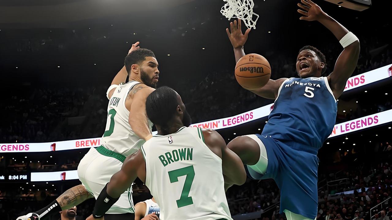 残阵狼队闯绿军主场！凯尔特人主场碾压局稳了
 
3月23日NBA常规赛焦点战，森