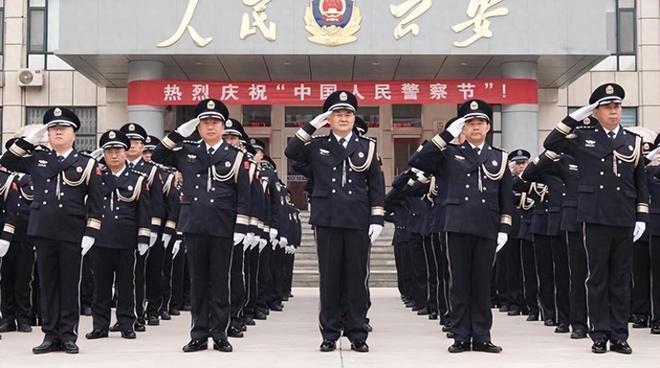 士官转业到公安系统，能成为行政编民警吗？

士官服役满12年的，退役时可以选择安