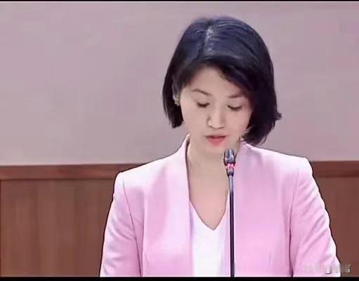 新加坡美女部长孙雪玲:日久见人心。诚信是一切价值的根基，也是新加坡社会和新加坡政