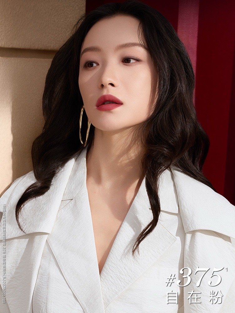 倪妮兰蔻全球代言人 双面绝色，一面都舍不得错过！红裙明媚如骄阳，白衫温柔似月光，