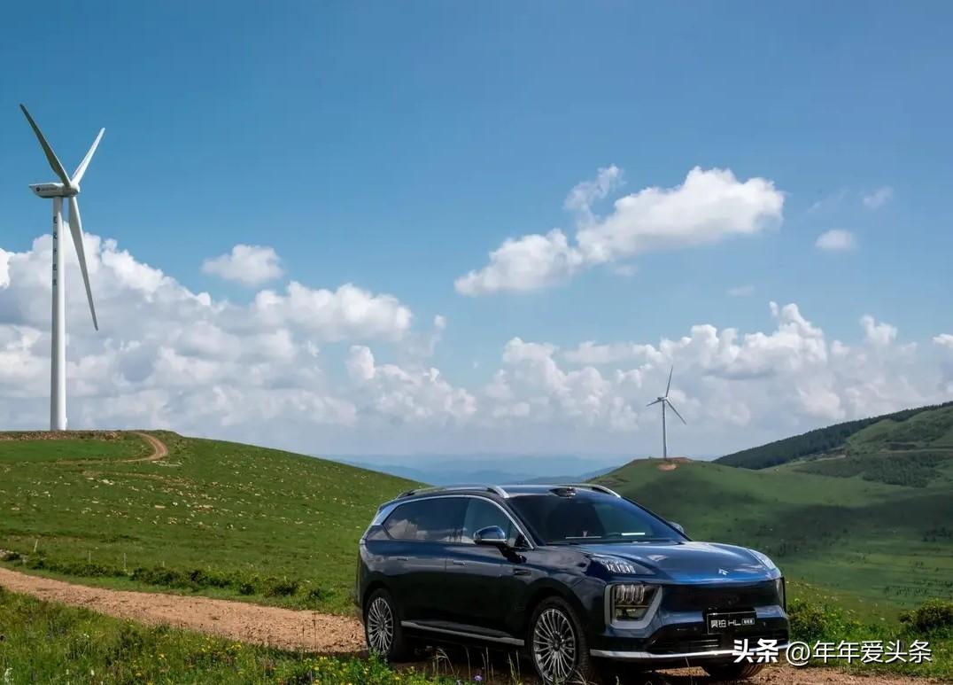 越野车驾驶技巧与常识：

1. 车辆准备‌

全面检查‌：出发前确认轮胎气压（沙
