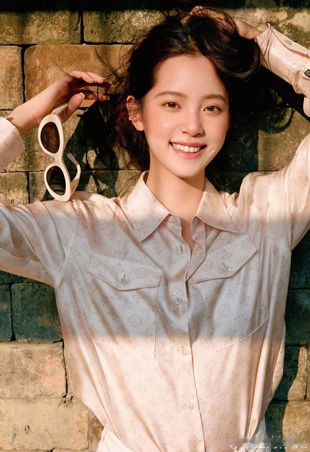 欧阳娜娜的事业心一塌糊涂这小妹妹又谈恋爱了，从男友的长相来看，她谈恋爱应该都是不