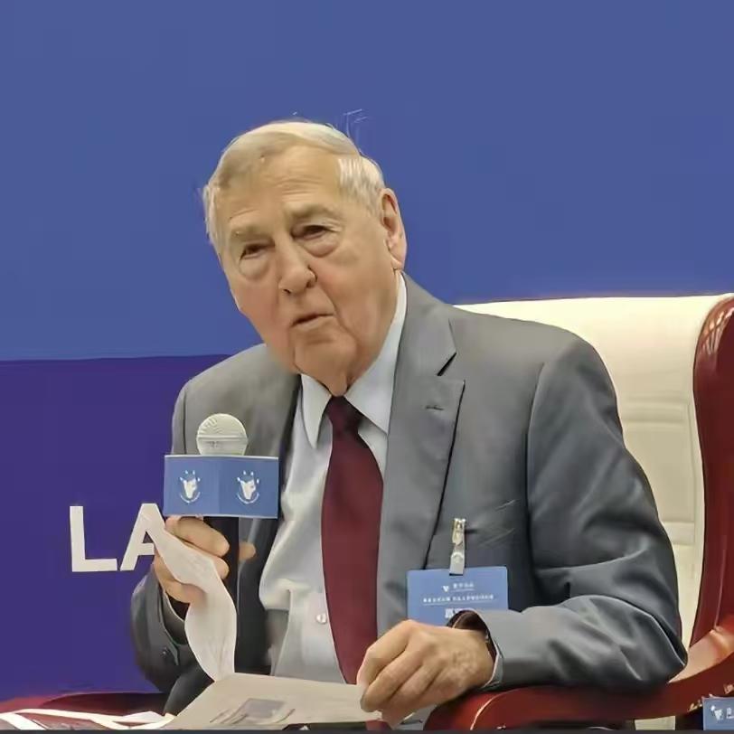 美国学者称“已控制中国命门”，是真相还是危言耸听？
 
格雷厄姆·艾利森是美国哈