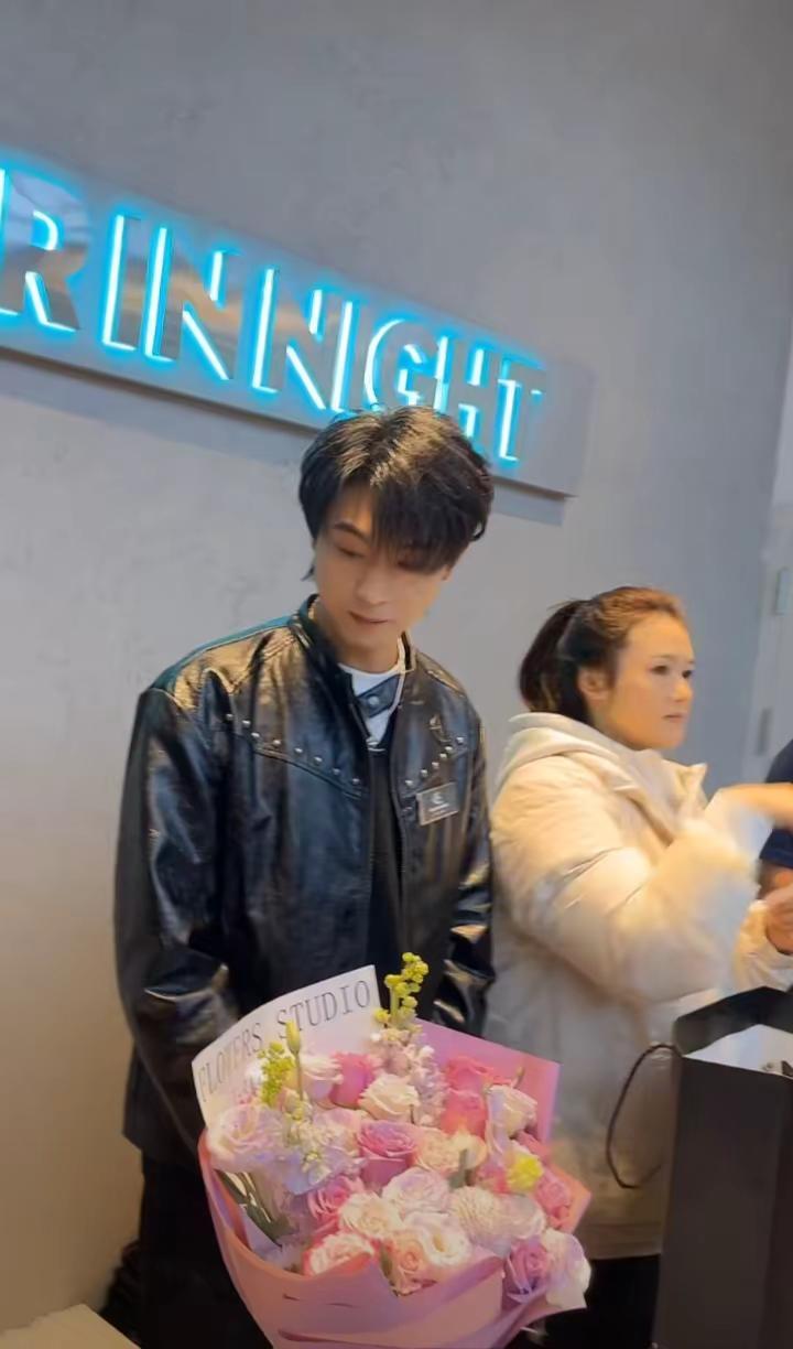 老秦你知道你有多帅吗。老秦太帅了