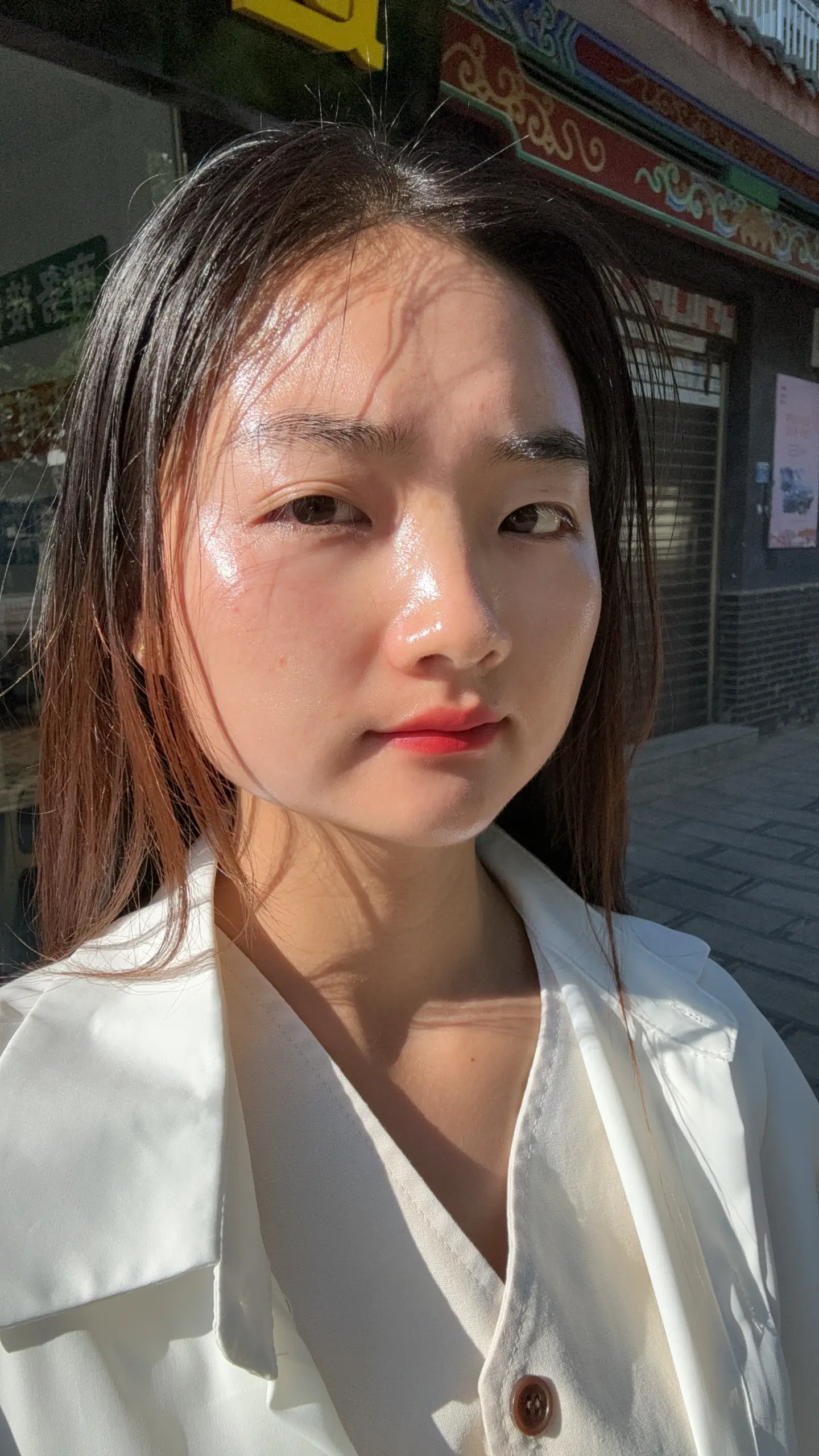 阳光照在脸上，不得不说真的太好看啦