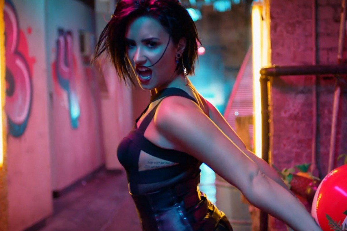 11年前的今天，Demi Lovato 发行了《Cool for the Sum