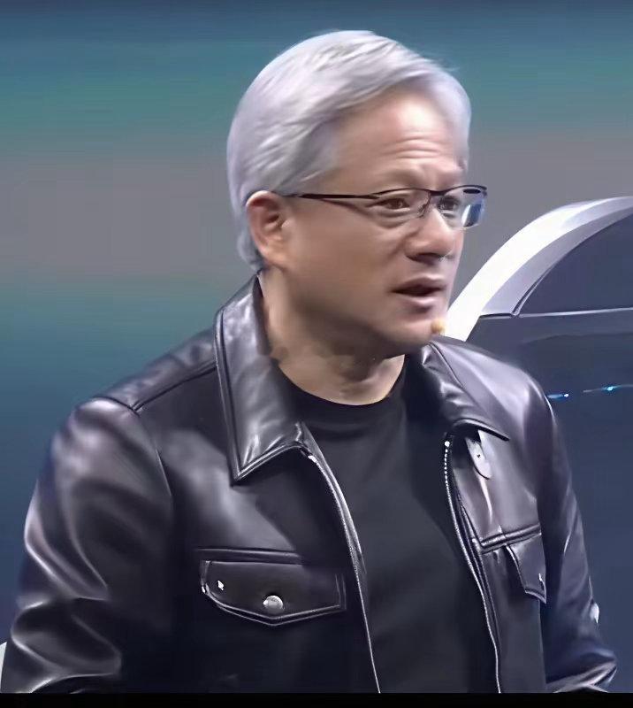 黄仁勋穿的皮衣，拍卖卖了96万美元、670万元人民币！买的时候8990美元、约6