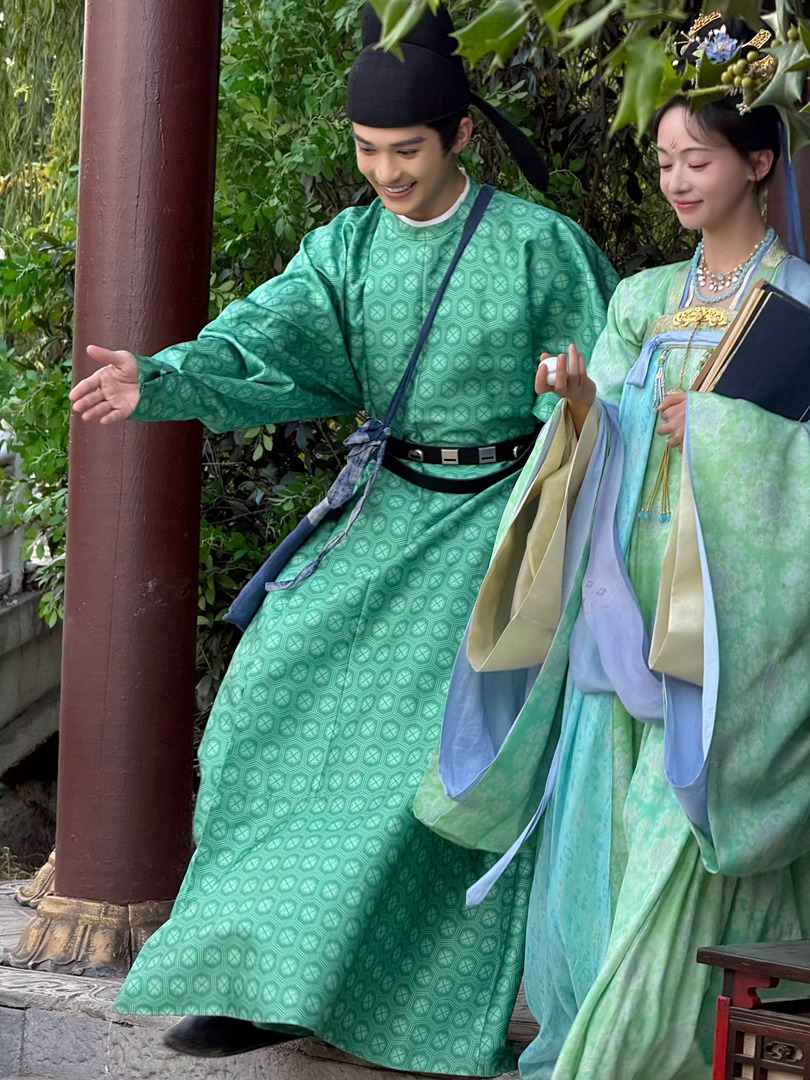 如果梁永棋是AI生成的 卖珍珠粉这段演技真好。演员的灵气和微表情AI真学不来！ 