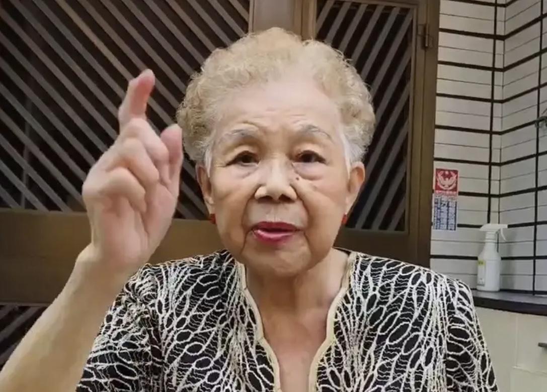 柯妈哽咽护子：“我的孩子真是好孩子”！这声哭诉戳中了谁的心？台北地院刚维持柯文哲
