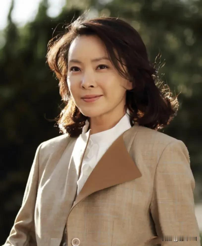 《小城大事》里，李秋萍心里有话不愿意对妈妈说，却愿意向李丹敞开心扉说，难道妈妈还