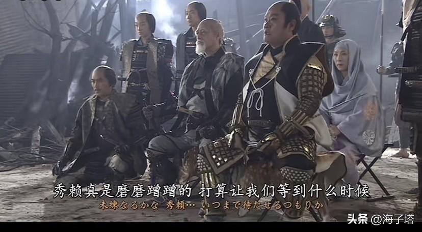 城破之际，秀赖和淀夫人把象征丰臣家功业的“千成葫芦”给砸了！
发誓不给敌人留下任