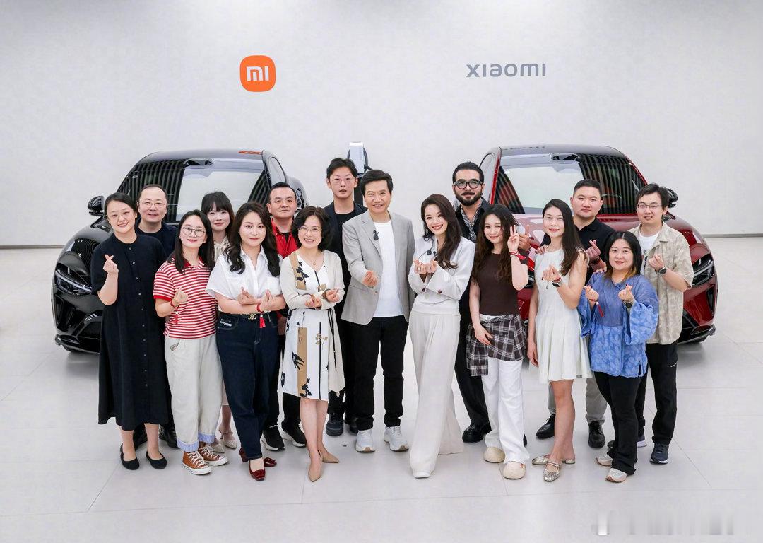现在不少车企都会请明星合作，但大多只是露个面走个流程，这次直接下场帮车主完成交车