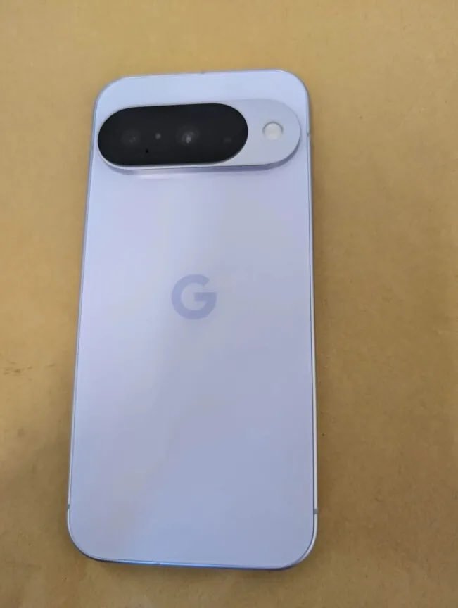 Google Pixel 10 代设计到现在已经完全活成 iPhone 的样子了
