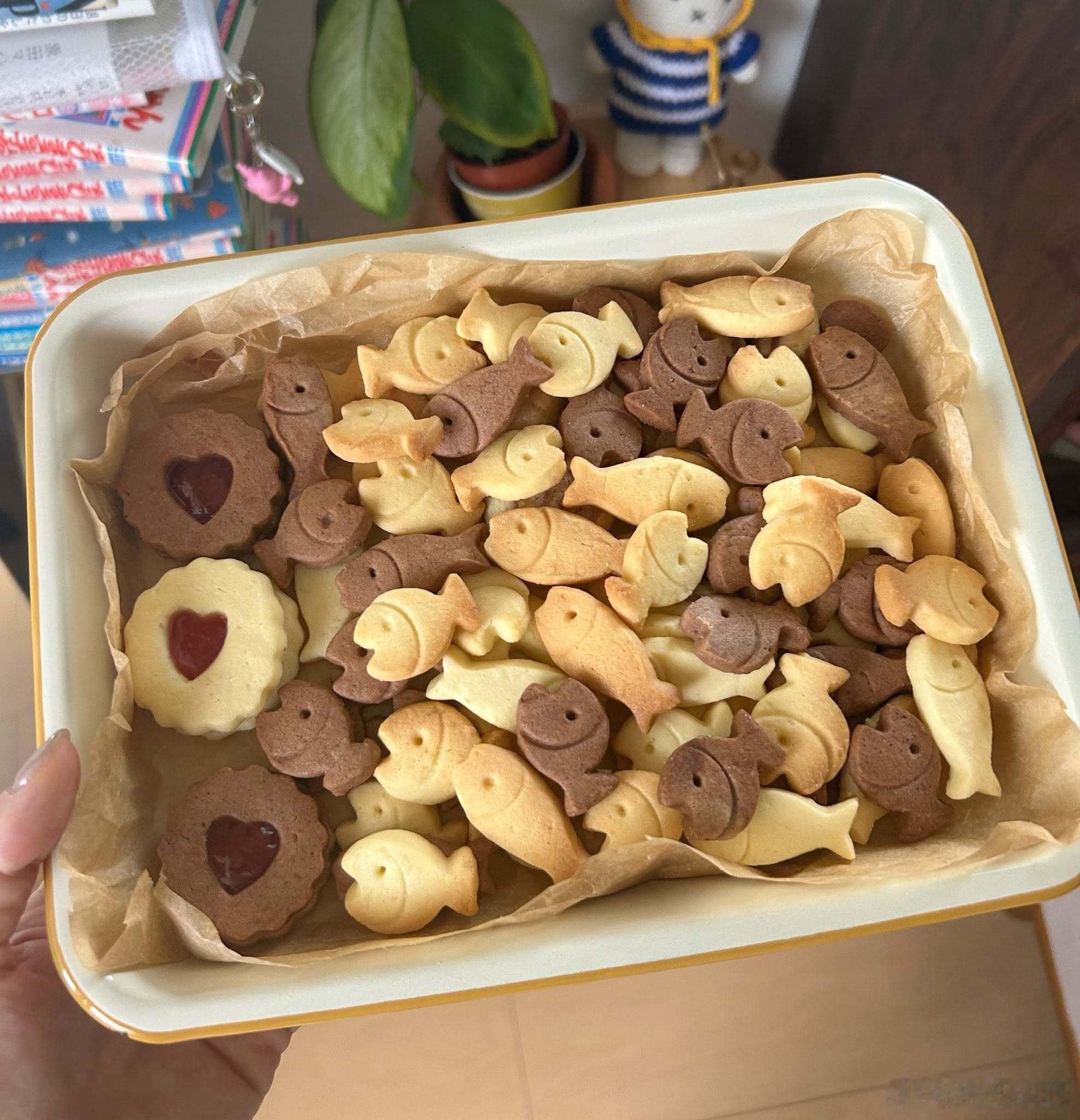 推主试着做了《猫的报恩》里出现的鱼形饼干🍪 