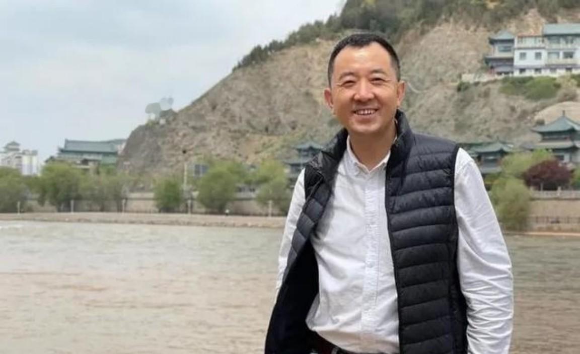 “公益硬汉”陈行甲又摊上事了！这回不是因为他反腐得罪了谁，而是因为他从公益基金会