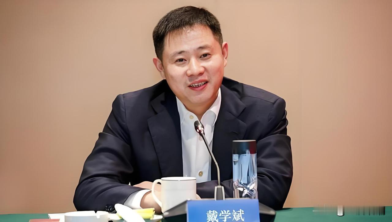 突发！蓝润集团实控人戴学斌被刑拘
 
重磅突发！ST龙大深夜公告，蓝润集团创始人