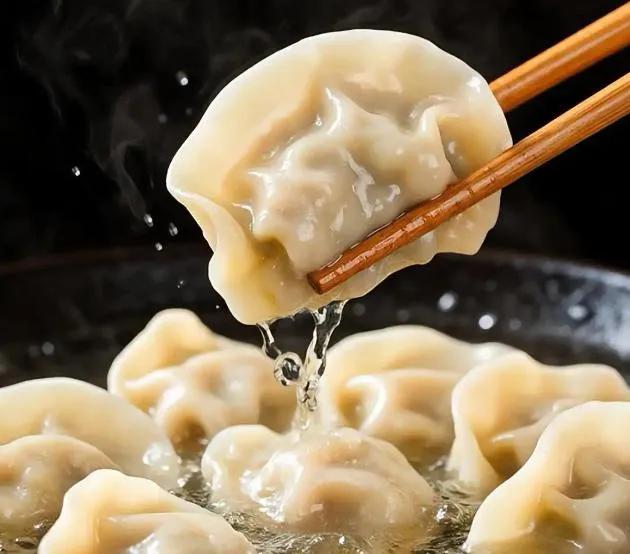 饺子有菜有肉，为什么升糖还那么快？医生教你4招，吃饺子不升糖

很多糖友以为饺子