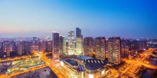 2025年1月，杭州房价均价31052元；
2025年2月，杭州房价均价3133