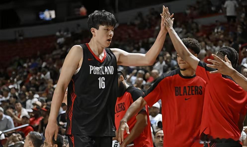 刚刚结束的NBA季后赛第一轮，第二次比赛。开拓者106-103战胜马刺，把系列赛