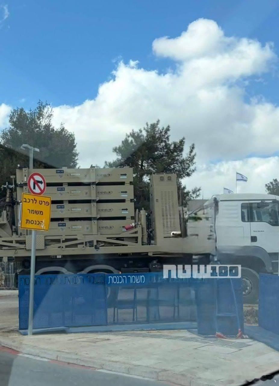 伊朗 今天部署在耶路撒冷的以色列议会大厦附近的“铁穹”防空导弹连。以色列有关部门