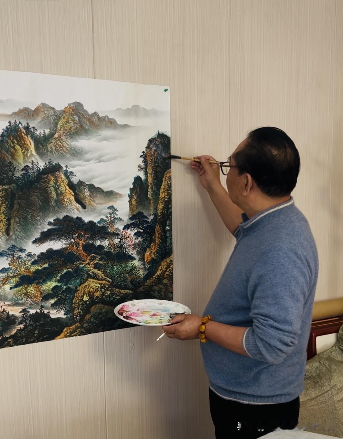 展读这幅山水国画，层峦静立，流水悠长。一山自有高低，一水自带曲折，恰如漫漫长路，