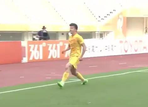 中国U23男足1：0韩国 进攻真的太流畅了，王钰栋[鼓掌][鼓掌][鼓掌] ​​