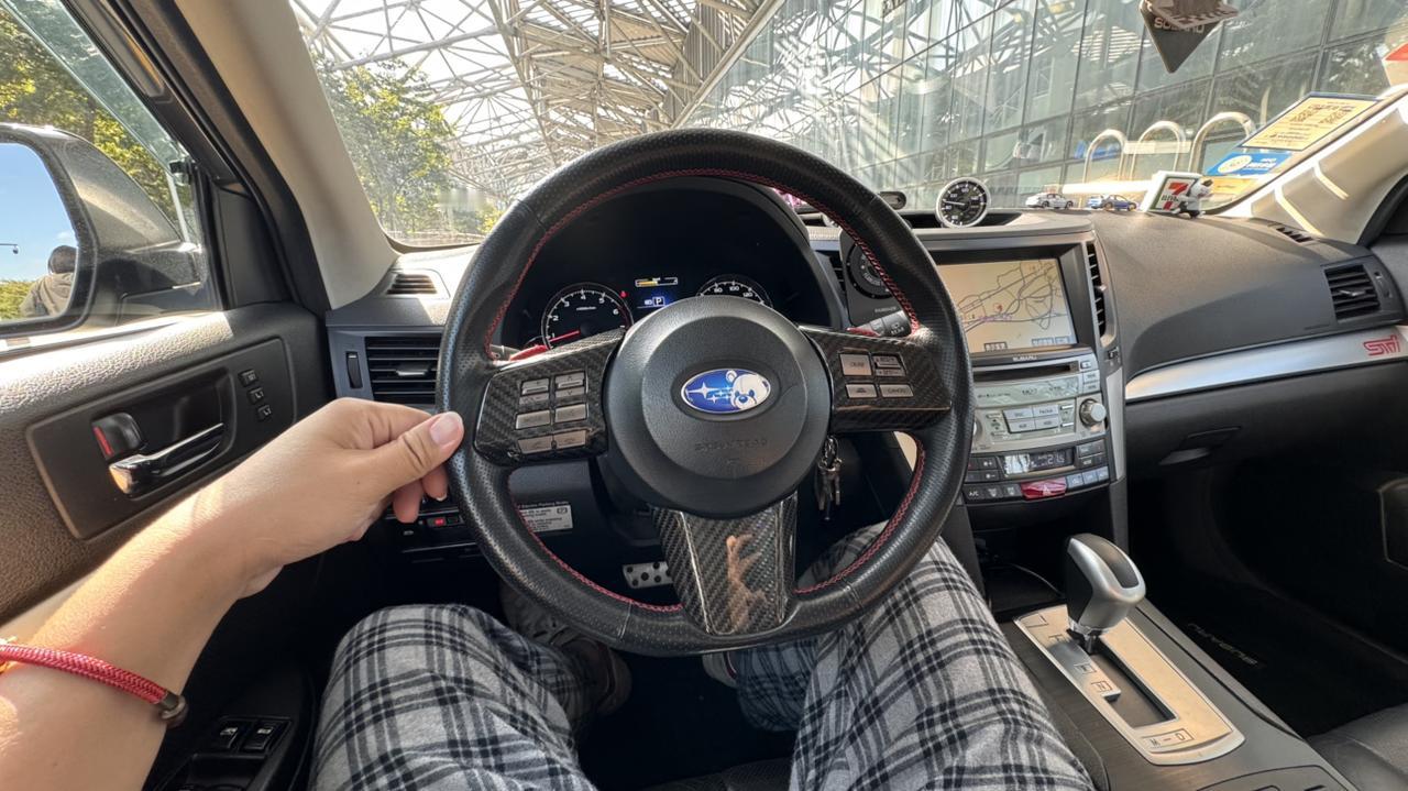 刚送@meimeiS 去机场
找到机会开力狮去过把瘾
月初刚续了一年路权，现在精