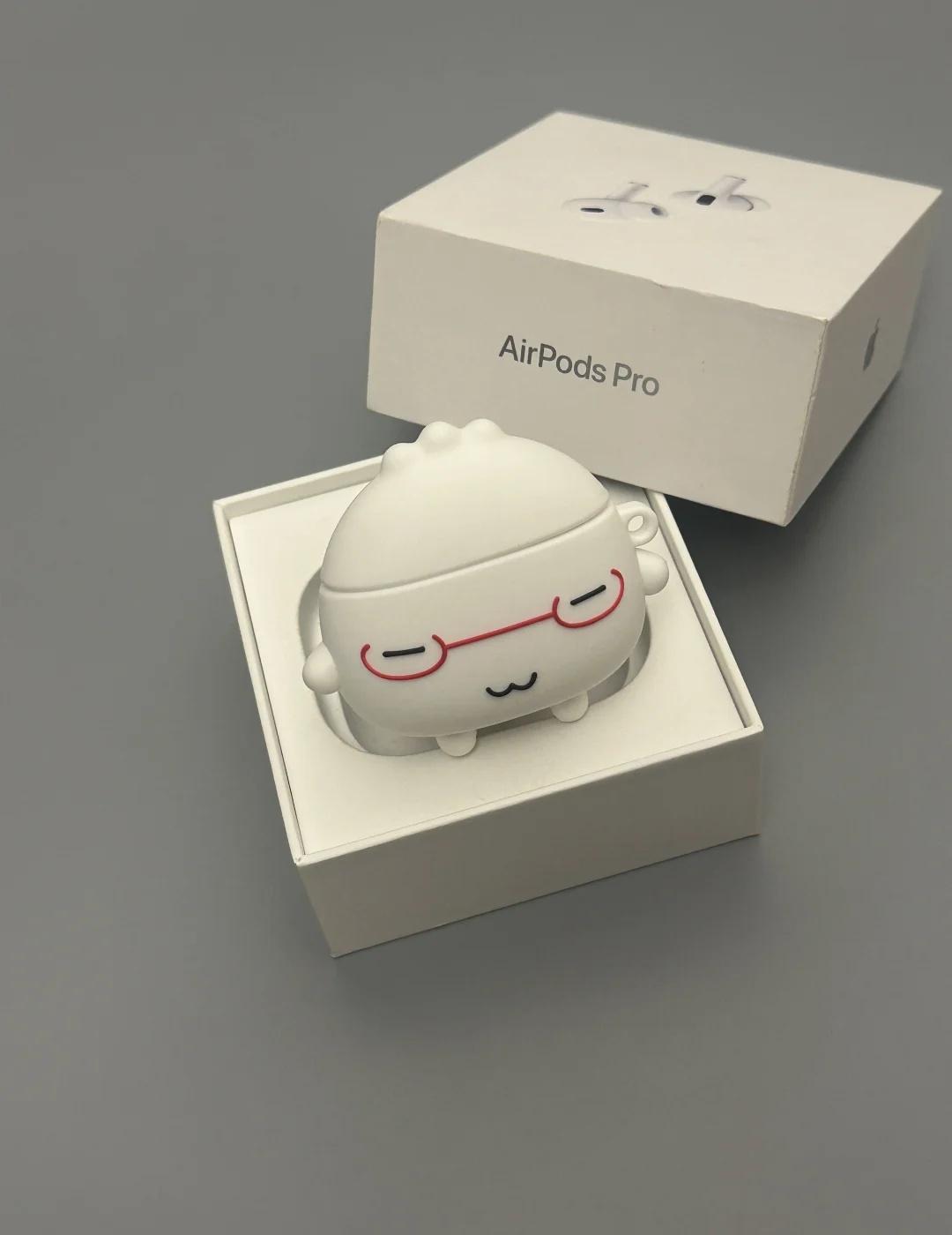 ganadi小笼包戴上红框眼镜啦！！👓
airpods4保护套 AirPods