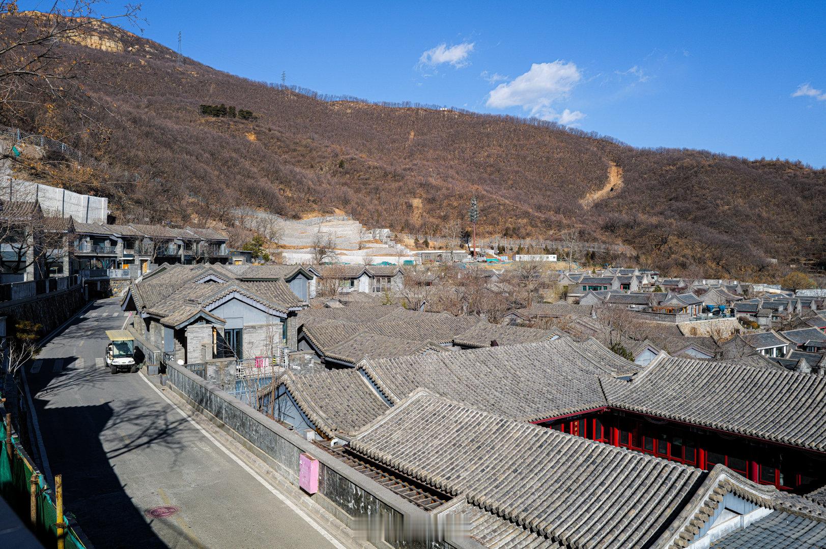 在北京西郊门头沟的山里，有一处休闲度假的好去处，那就是与悉昙酒店同处一隅的紫旸山