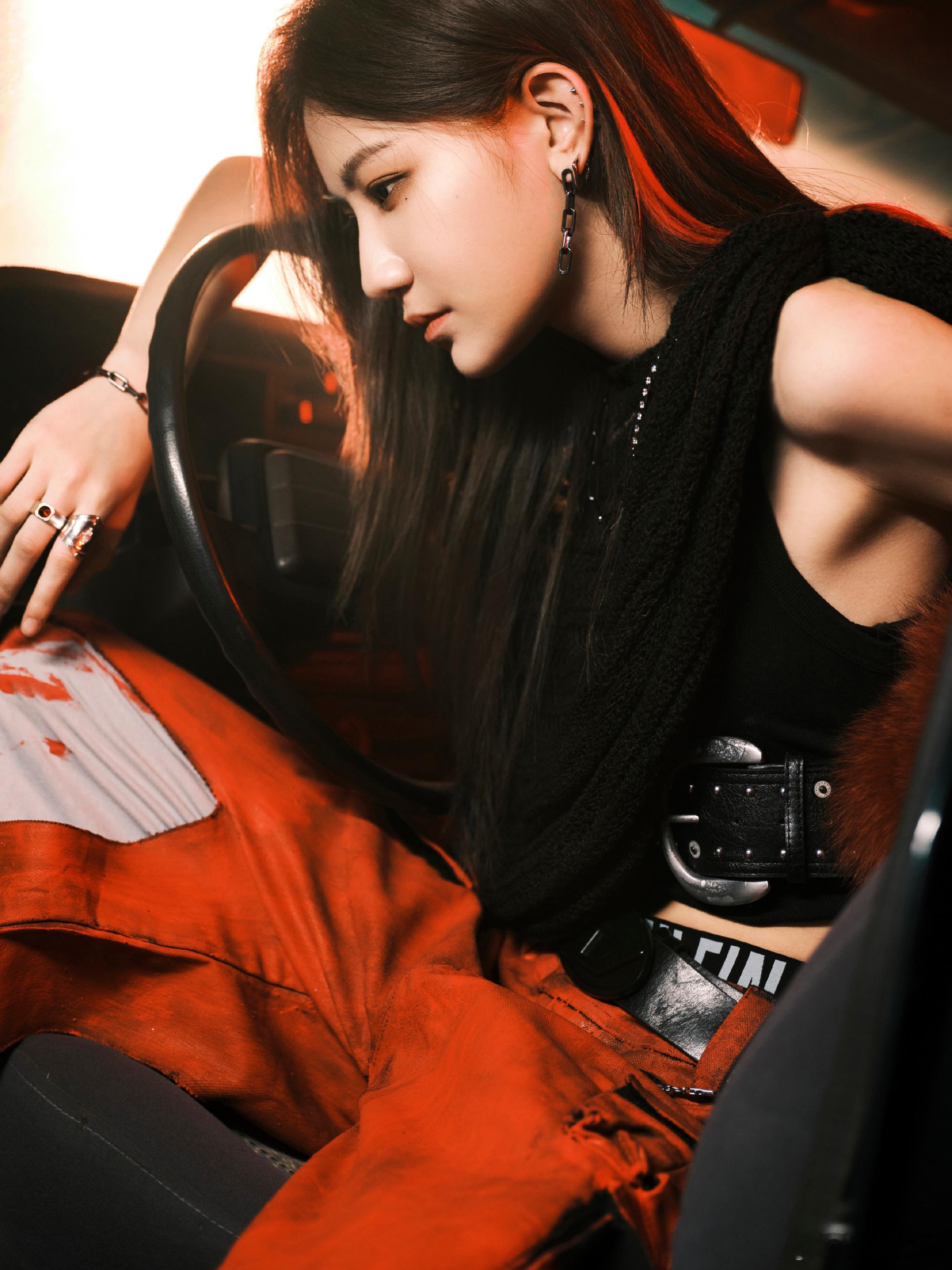 袁一琦是来湖南卫视吃饭的吧 从食堂扫楼打糯米糕到抢粽子大赛，连长沙米粉都要亲自拿