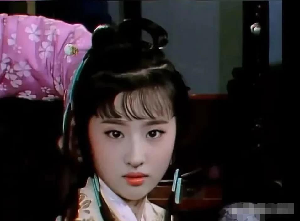 刘亦菲饰演的林妹妹和陈晓旭饰演的林妹妹，这两个版本的林妹妹你更喜欢哪位？
#刘亦