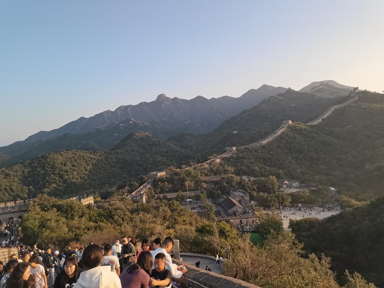 高考结束了，我敢说90%的家长心里已经盘算好了：先吃顿大餐庆祝，第二天就出发去毕