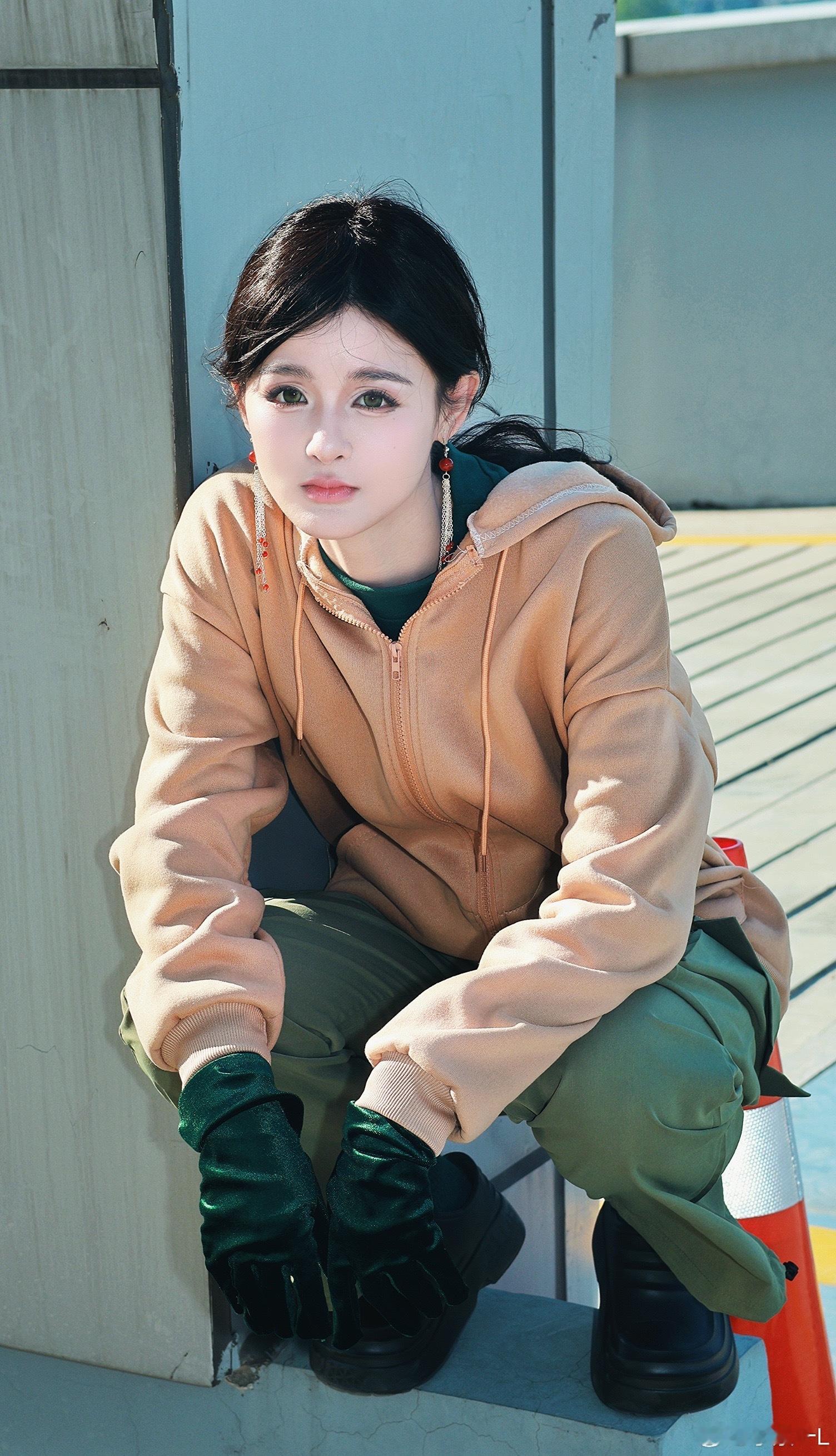 CP32cosplay d1出的陈朵[微风] 走到腰间盘突出 逛到jojo 还收
