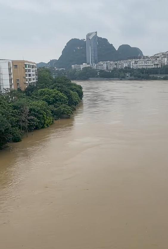 柳州自从2026年5月18发生5.2级地震以后，陆陆续续还发生了好几波小地震，已