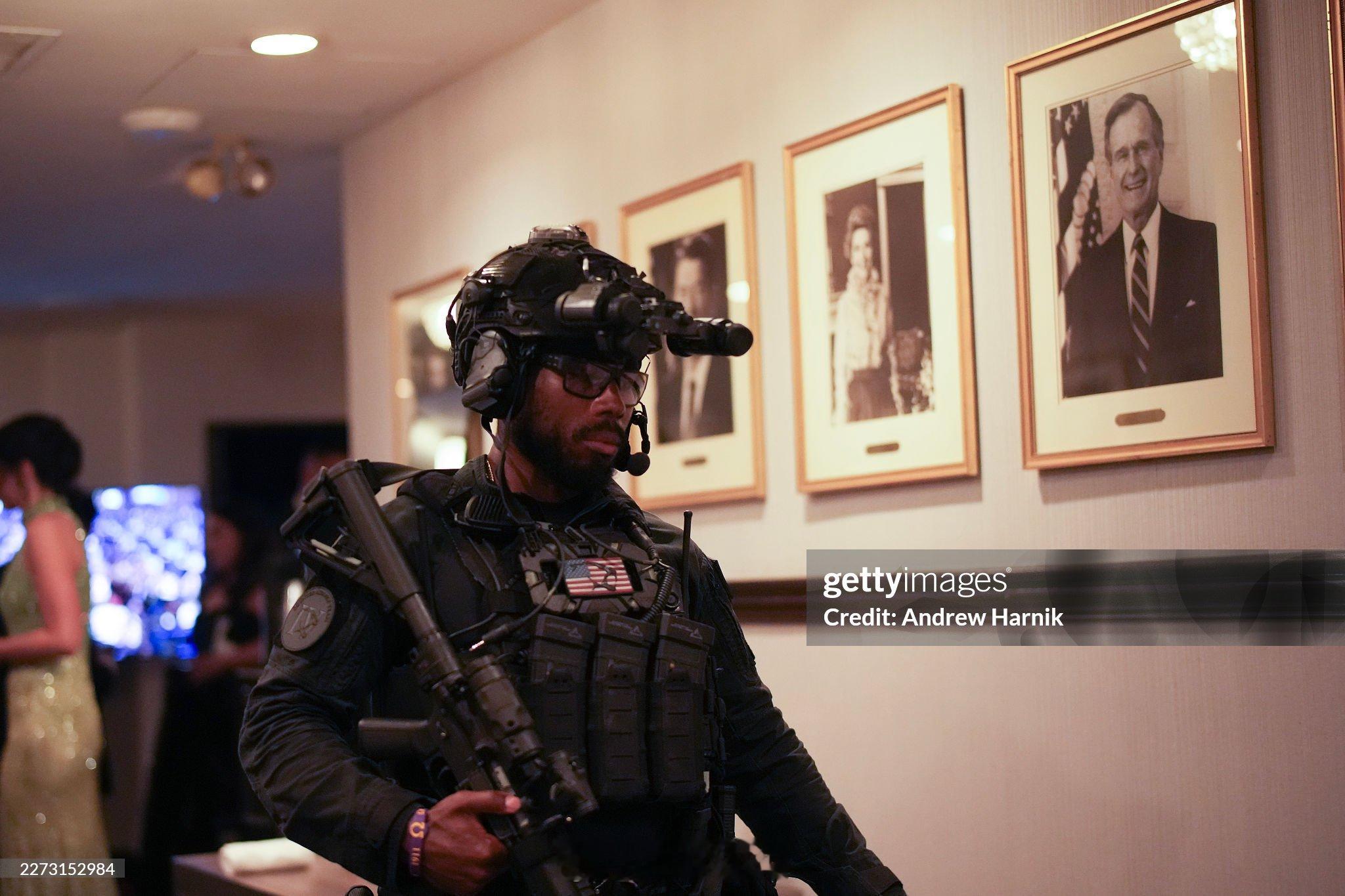 阿川的白宫记者晚宴发生枪击事件，现场安保人员武装到牙齿 