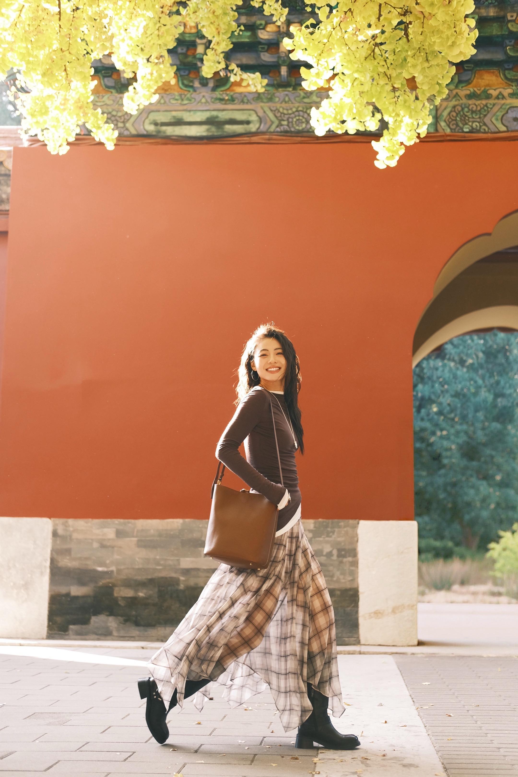 存下银杏树拍照姿势