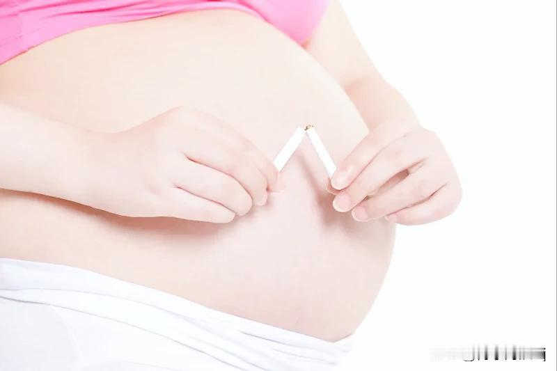 家人吸烟需警惕！二手烟的缭绕与残留烟毒的隐匿，正悄无声息地威胁着孩子的茁壮成长与