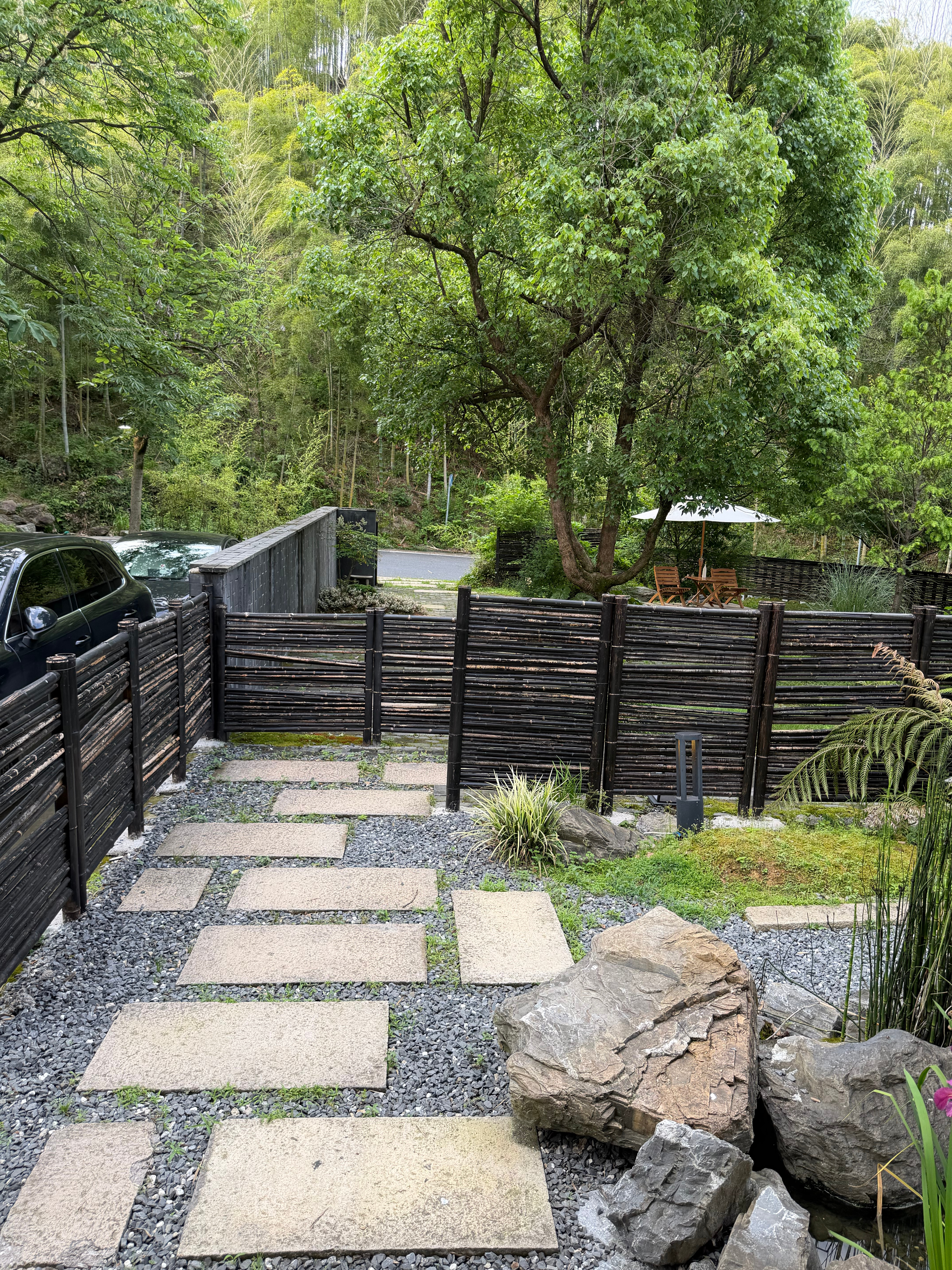 昨天忙里偷闲抓住520的小尾巴素颜去安吉过了个节吃吃农家乐住住山里的民宿，而且还