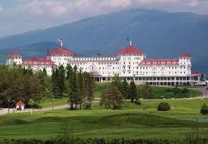 二战结束后世界各国陷入了严重的经济混乱和不确定性。

当44个国家代表挤在华盛顿