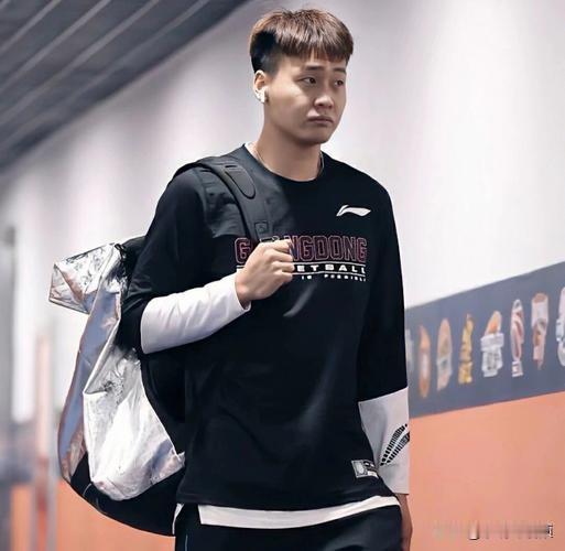 赵睿火线驰援雅安，中国男篮进攻体系迎“强心剂”

赵睿紧急回归国家队并随队前往雅