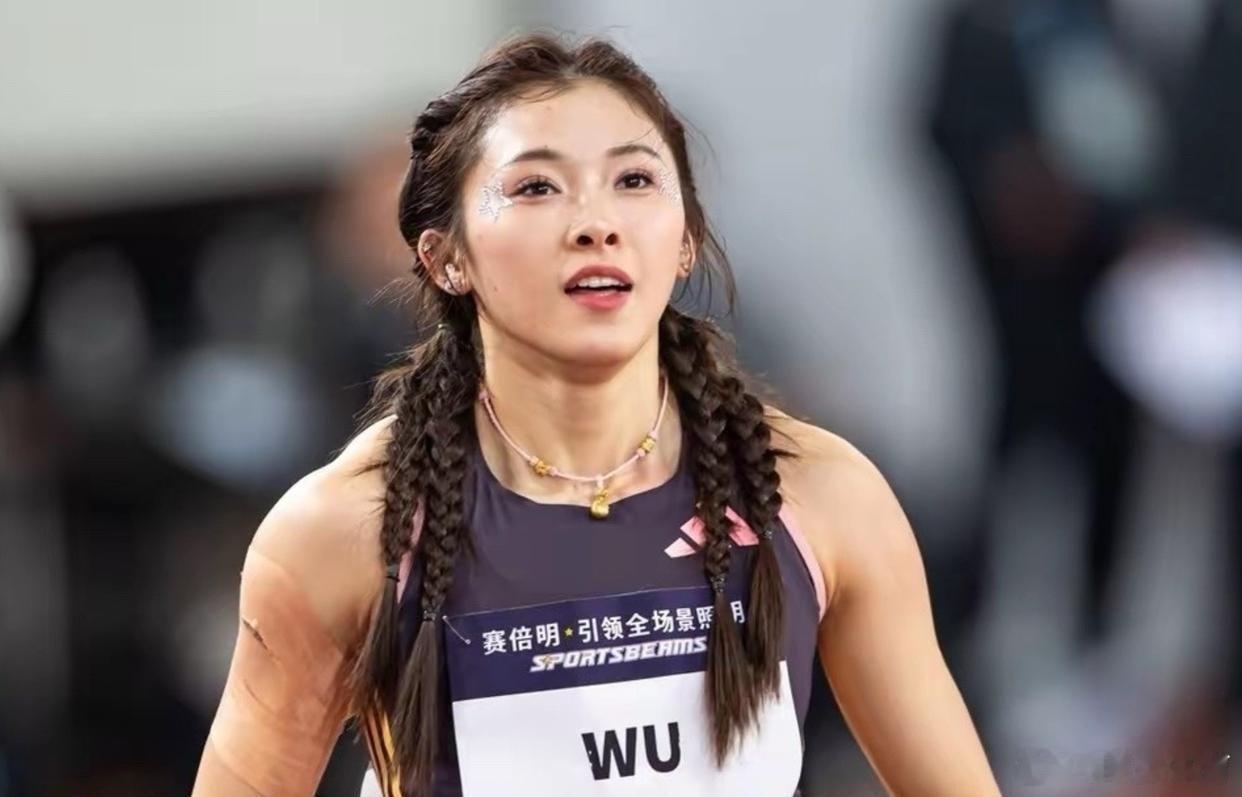 8月16日，在2026年全国田径锦标赛女子100米栏决赛中，吴艳妮跑出13秒12